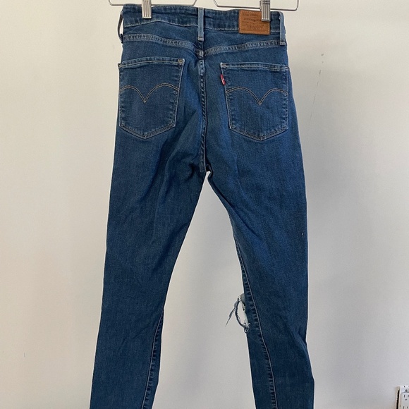 Ripped Knee Levi's High-rise Skinny Jean - Picture 2 of 4
